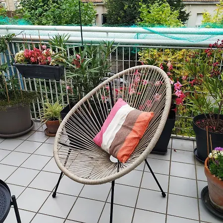 Charming Duplex With Terrace Historical Center 아흘르