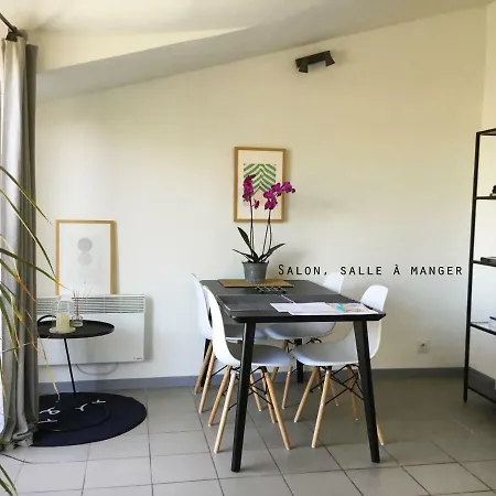 Charming Duplex With Terrace Historical Center 아파트